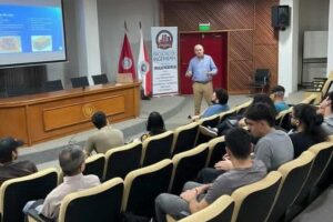 La FIUNA impulsa la movilidad sostenible con charla sobre conversión de vehículos de combustión interna a 100 % eléctricos