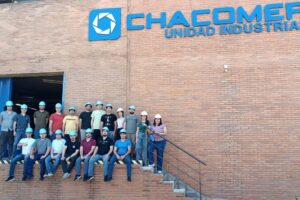Estudiantes de la carrera de Ingeniería Mecatrónica de la FIUNA realizaron una visita técnica a la empresa Chacomer S.A.E. – Unidad Industrial