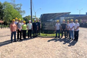 Estudiantes de la carrera de Ingeniería Mecánica de la FIUNA realizaron una visita técnica a Cimplast S.A.C.I. – Planta Titese