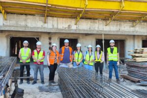 Estudiantes de la carrera de Ingeniería Civil de la FIUNA Filial Ayolas realizaron una visita técnica a la obra «First Mariscal”
