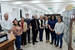 Los estudiantes de la carrera de Licenciatura en Ciencias de la Información de la Facultad Politécnica de la UNA visitaron la Biblioteca de la FIUNA