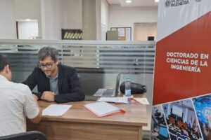 La FIUNA formaliza contratos de becarios del Doctorado en Ciencias de la Ingeniería con apoyo del CONACYT