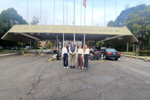 Estudiantes e investigadores de la FIUNA presentan trabajos sobre alerta de inundaciones e internacionalización en el ERMAC 2026