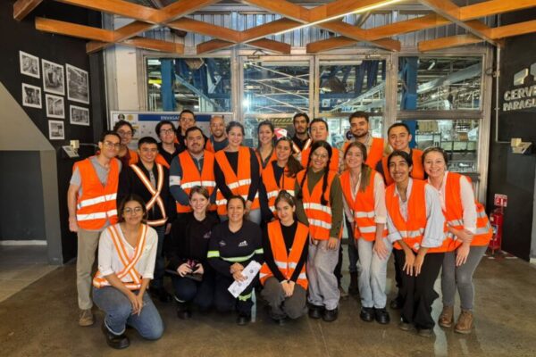 Estudiantes de la carrera de Ingeniería Industrial de la FIUNA visitaron la planta de Cervepar S.A.