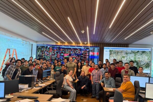 Estudiantes de la carrera de Ingeniería Electromecánica de la FIUNA realizan visita técnica a la ANDE