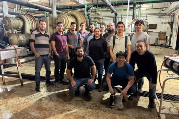 Estudiantes de la carrera de Ingeniería Mecánica e Ingeniería Electromecánica de la FIUNA realizaron visita técnica al IPS INGAVI