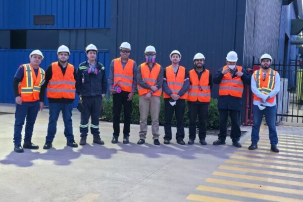Estudiantes de la carrera de Ingeniería Mecánica de la FIUNA realizaron una visita técnica a la planta industrial de SIOM Paraguay S.A.